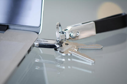 SanDisk Ultra Flair USB 3.0 Flash Drive 16 GB (Robuuste En Stijlvolle Metalen Behuizing, Wachtwoordbeveiliging, 150 MB/s Lezen) Zwart - NLMAX